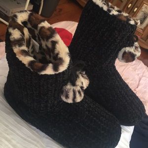 Bearpaw Black-Cheetah Print Slipper Boots